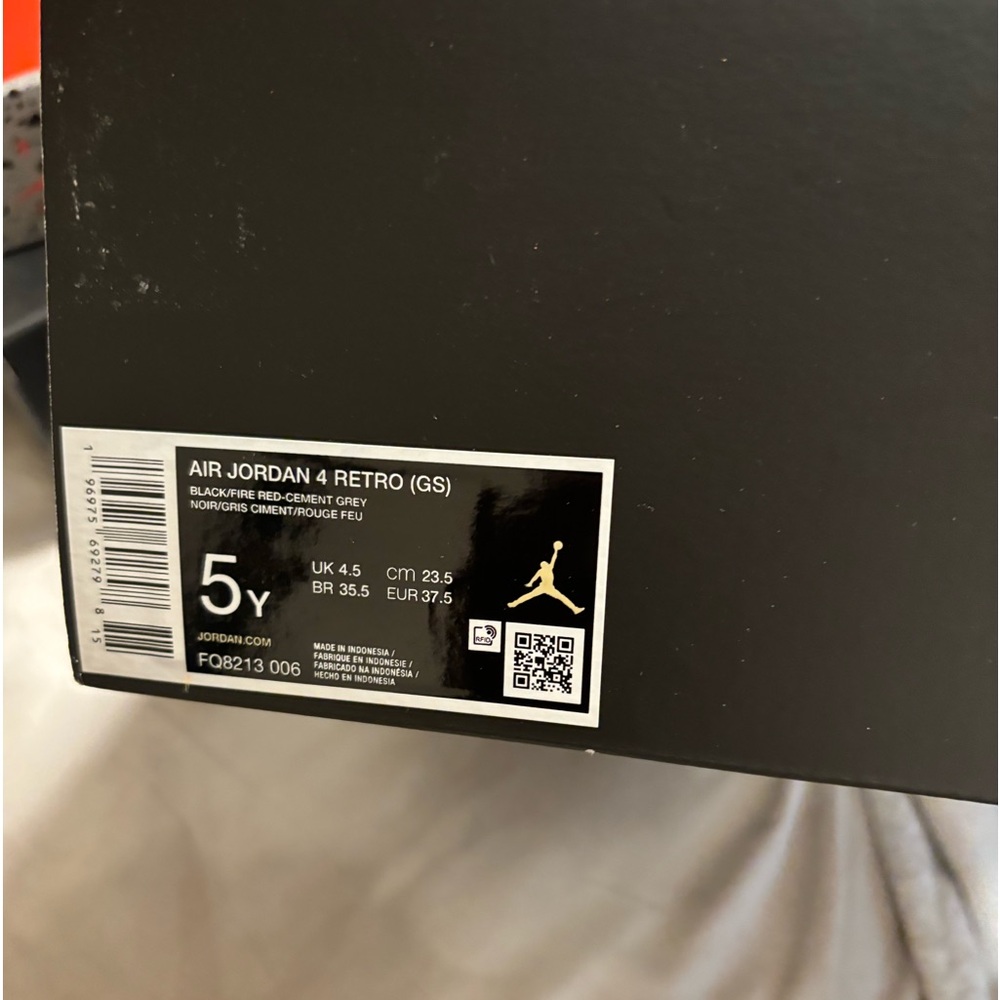 Air Jordan 4 Retro